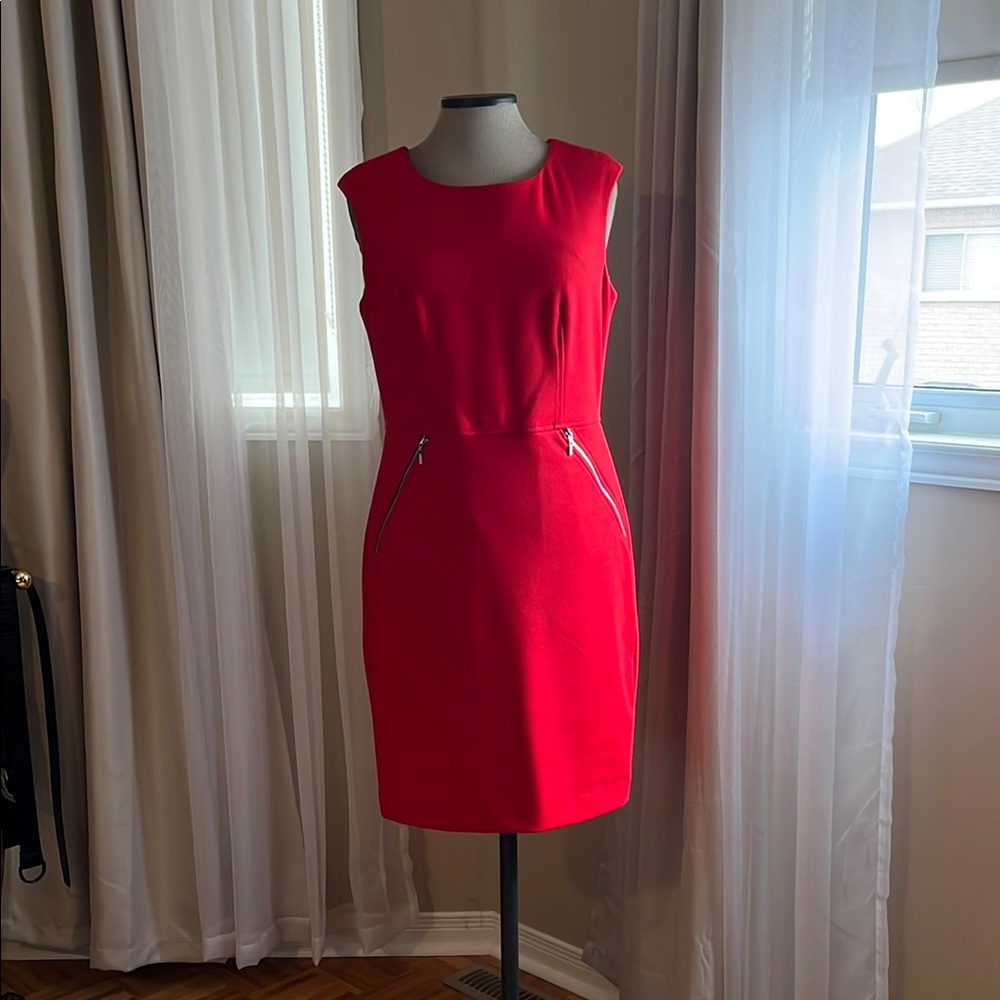 Elegant Red Sleeveless Dress